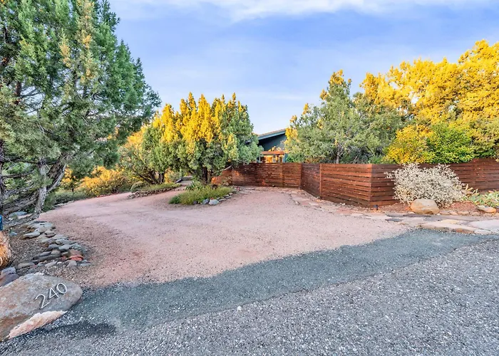 Oak Creek Oasis *